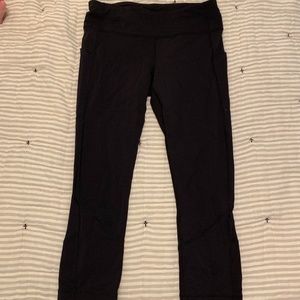 Lululemon black capri leggings